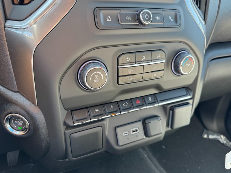 Chevrolet Silverado 1500 Vehicle Image 14