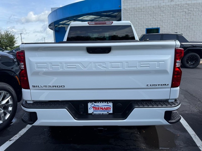 Chevrolet Silverado 1500 Vehicle Image 05