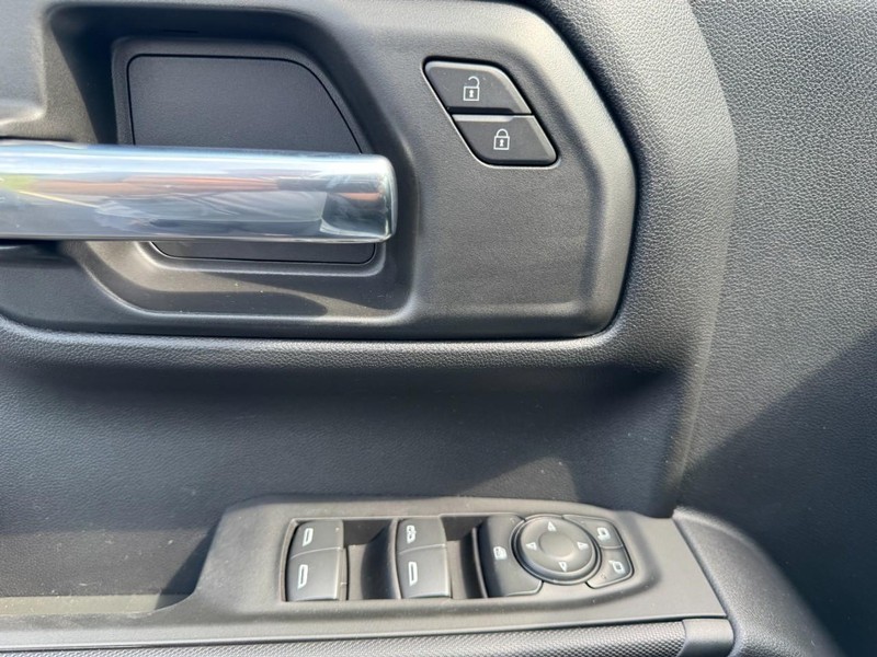 Chevrolet Silverado 1500 Vehicle Image 12