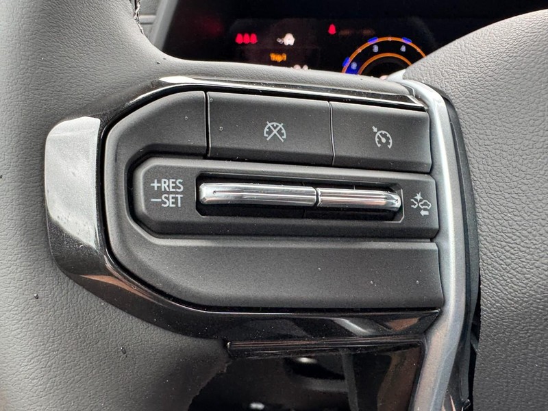 Chevrolet Colorado Vehicle Image 11