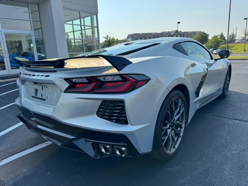Chevrolet Corvette Vehicle Image 03