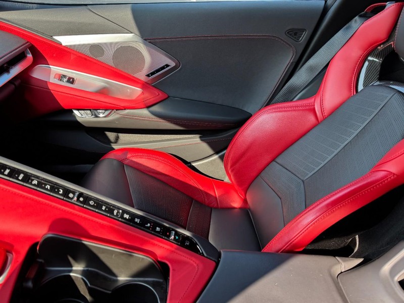 Chevrolet Corvette Vehicle Image 11