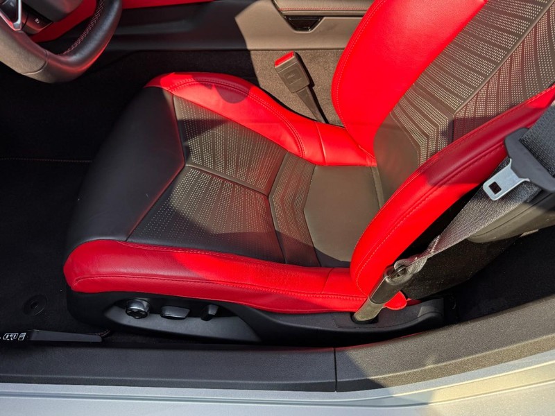 Chevrolet Corvette Vehicle Image 12
