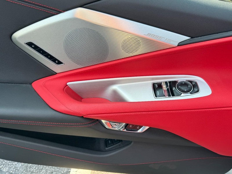 Chevrolet Corvette Vehicle Image 13