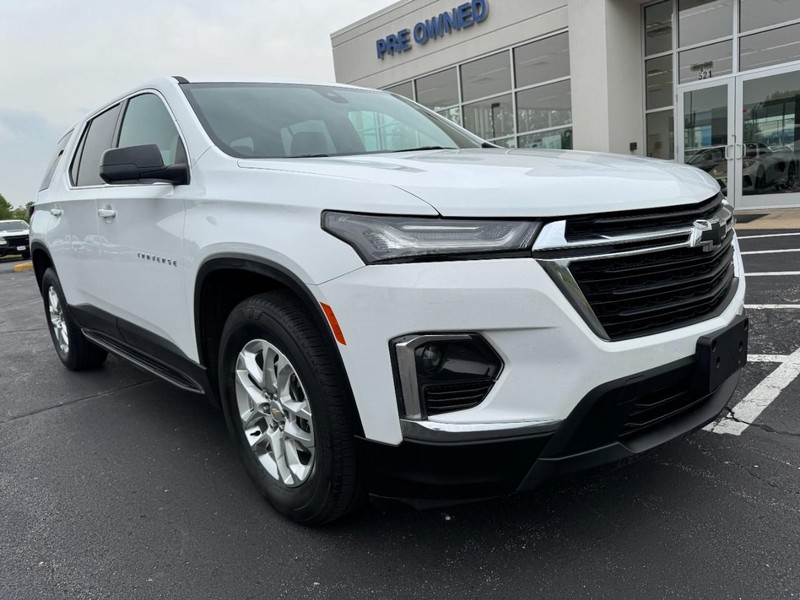 Chevrolet Traverse Vehicle Image 02