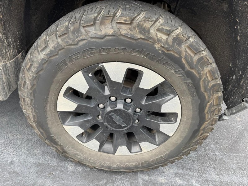 Chevrolet Silverado 2500HD Vehicle Image 05