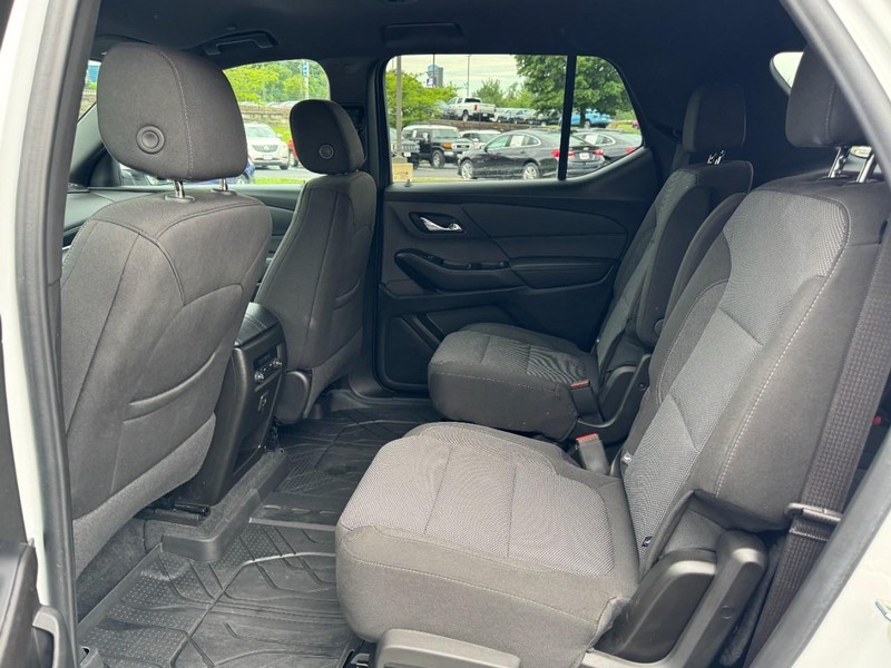 Chevrolet Traverse Vehicle Image 11