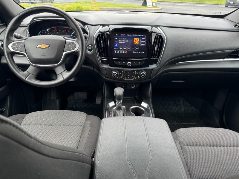 Chevrolet Traverse Vehicle Image 12