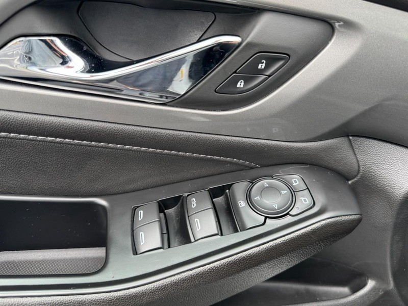 Chevrolet Traverse Vehicle Image 16