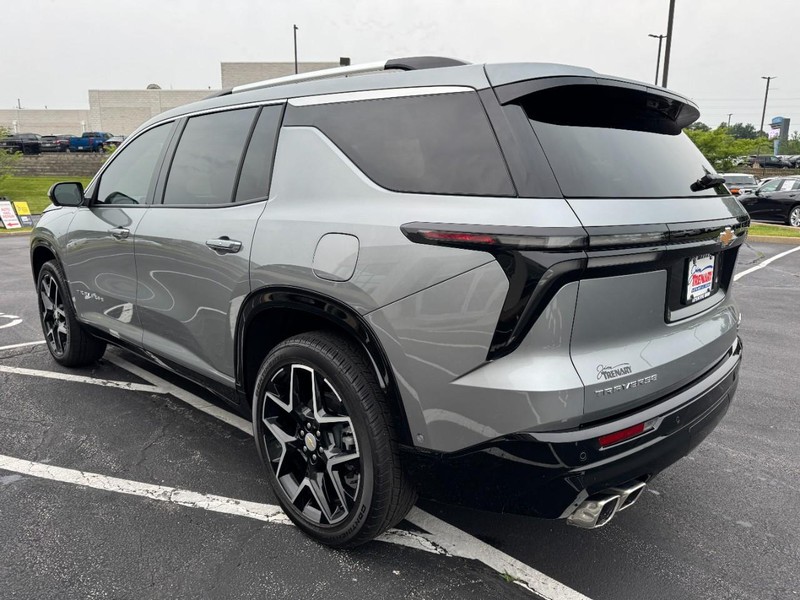 Chevrolet Traverse Vehicle Image 05