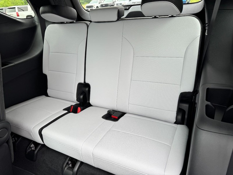 Chevrolet Traverse Vehicle Image 10