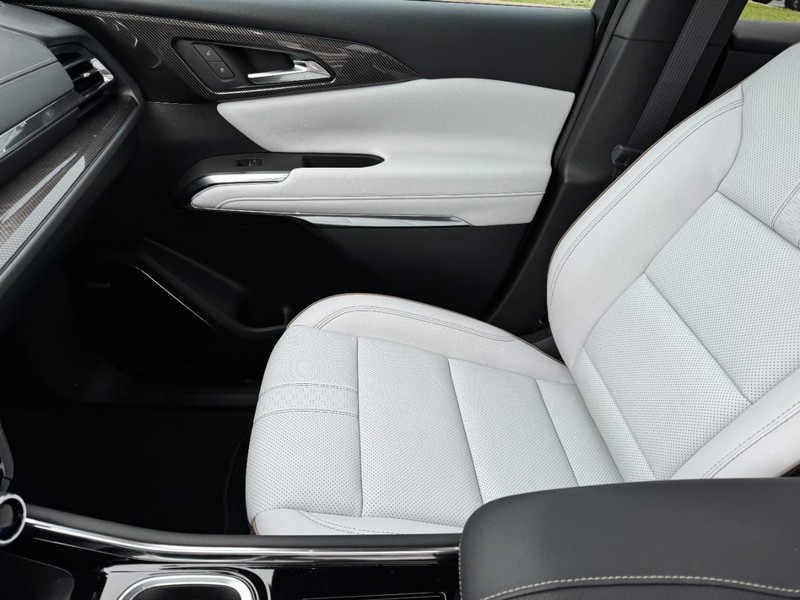 Chevrolet Traverse Vehicle Image 15