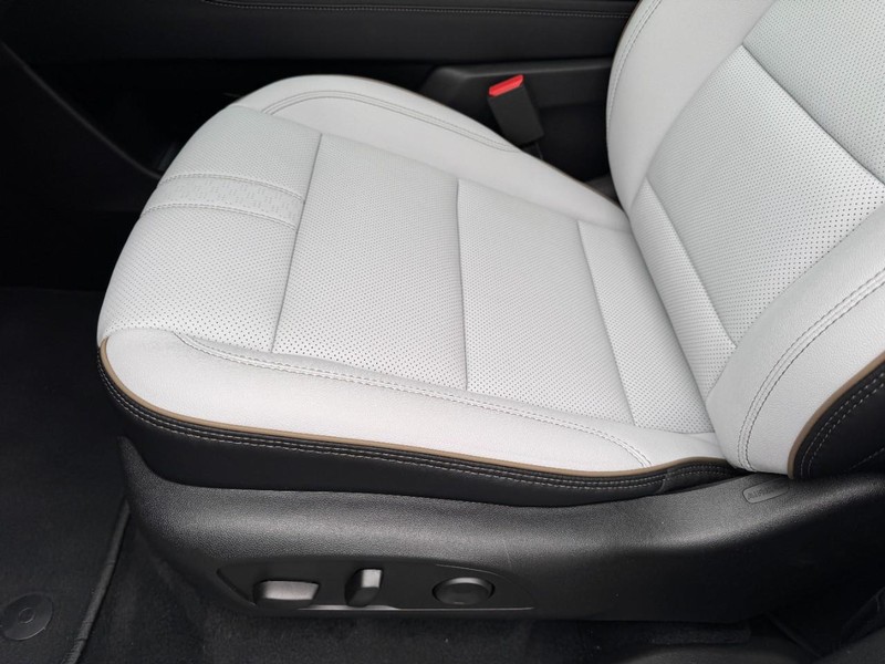 Chevrolet Traverse Vehicle Image 16