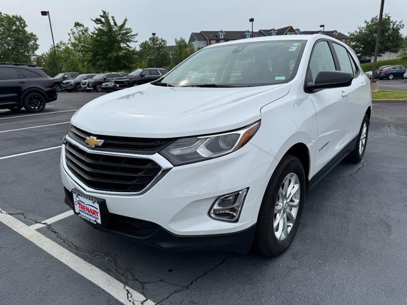 Chevrolet Equinox Vehicle Image 02