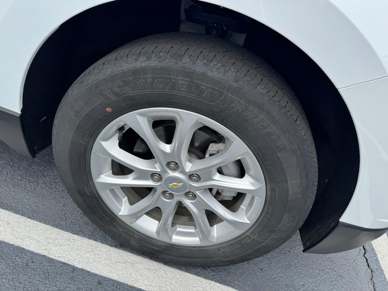 Chevrolet Equinox Vehicle Image 05