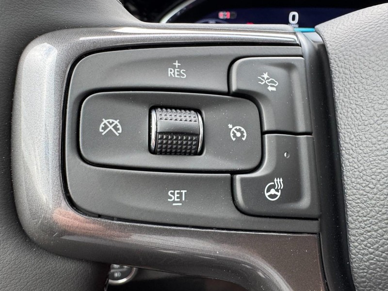 Chevrolet Silverado 3500HD Vehicle Image 13