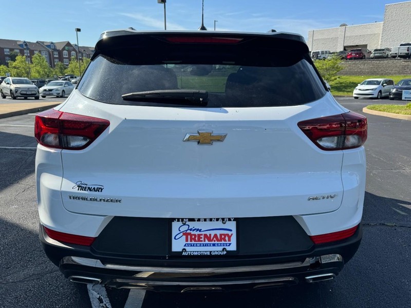 Chevrolet TrailBlazer Vehicle Image 04