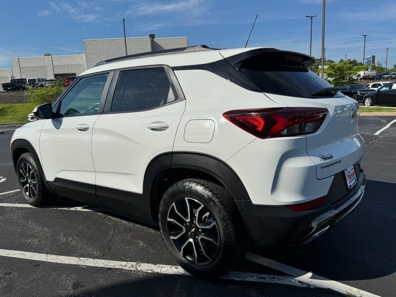 Chevrolet TrailBlazer Vehicle Image 05
