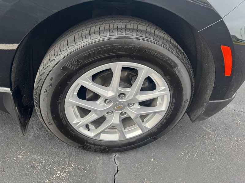 Chevrolet Equinox Vehicle Image 05