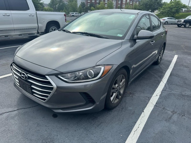 Hyundai Elantra Vehicle Image 02