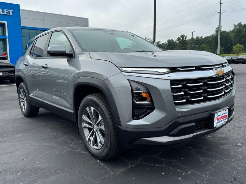 Chevrolet Equinox Vehicle Image 02