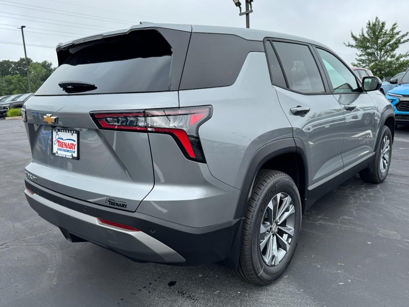 Chevrolet Equinox Vehicle Image 03