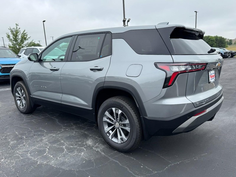 Chevrolet Equinox Vehicle Image 05