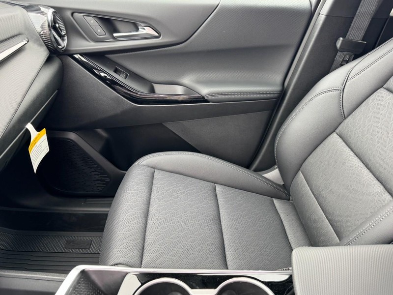 Chevrolet Equinox Vehicle Image 08