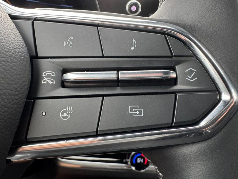 Chevrolet Equinox Vehicle Image 12