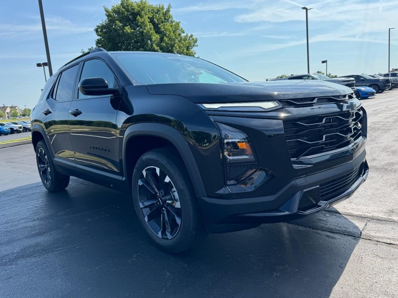 Chevrolet Equinox Vehicle Image 02