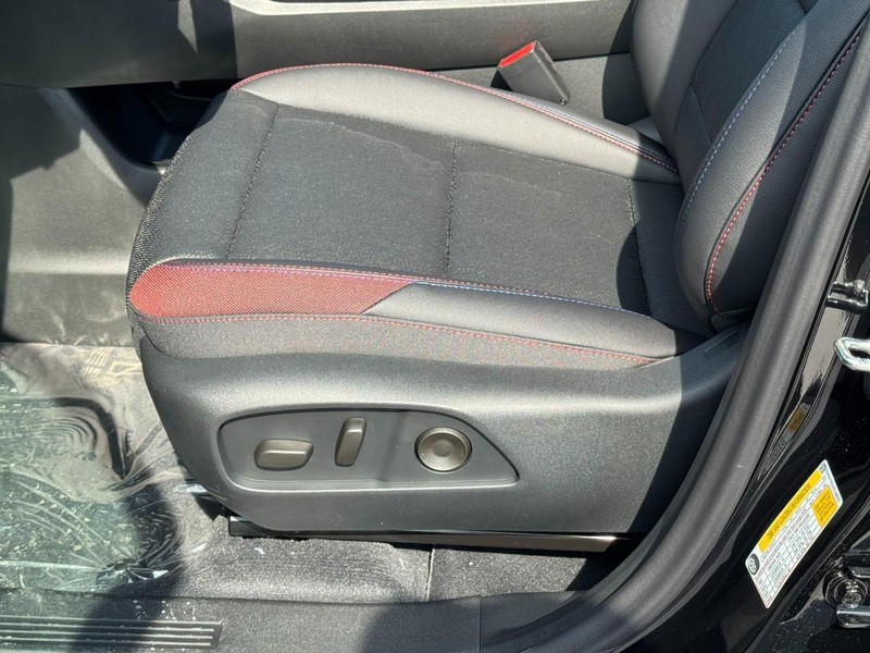 Chevrolet Equinox Vehicle Image 09
