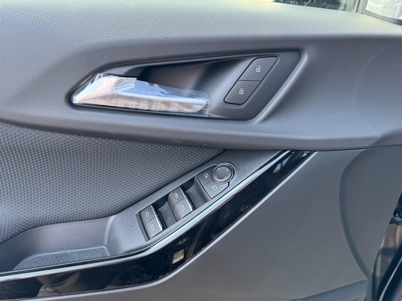 Chevrolet Equinox Vehicle Image 10