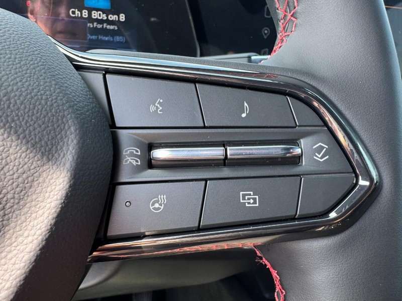 Chevrolet Equinox Vehicle Image 12