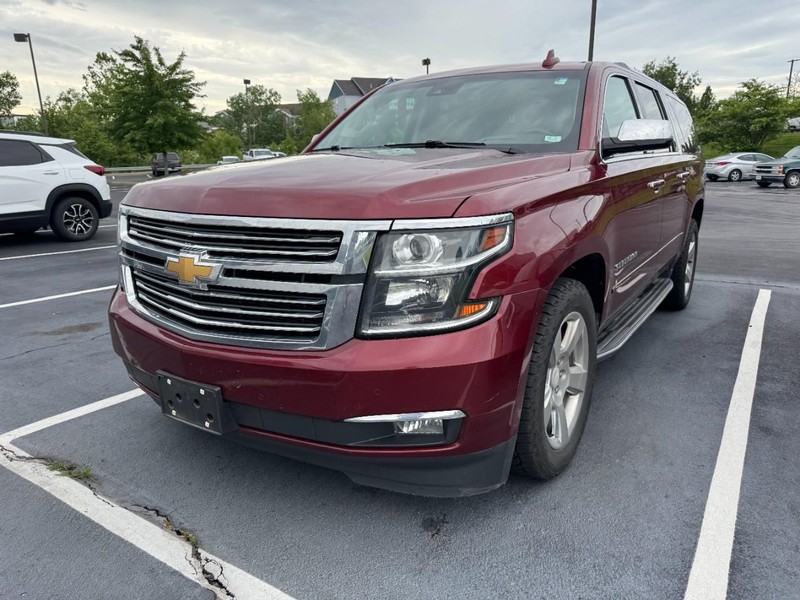 Chevrolet Suburban Vehicle Image 02