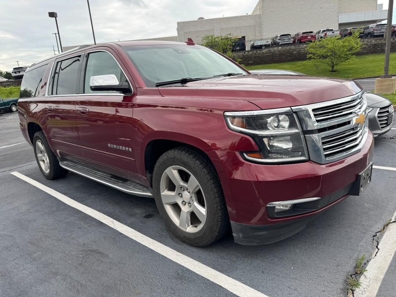 Chevrolet Suburban Vehicle Image 04