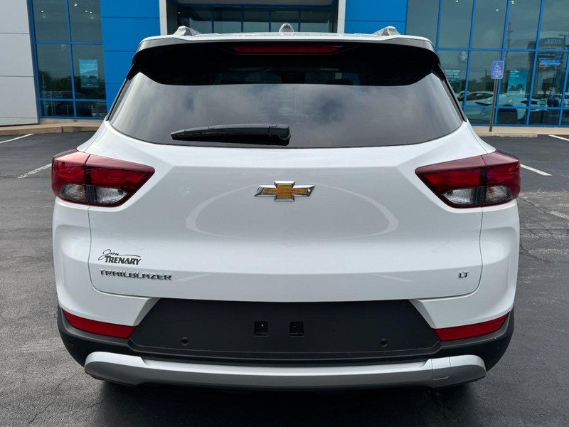 Chevrolet TrailBlazer Vehicle Image 04