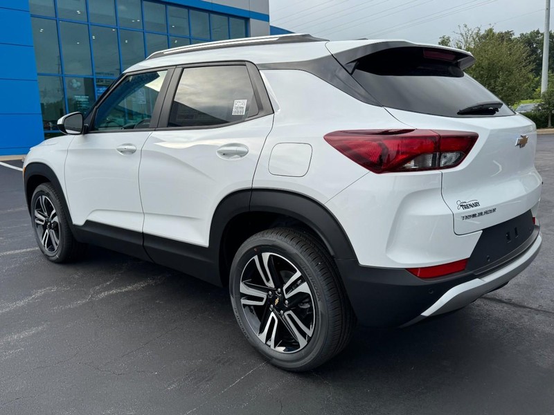 Chevrolet TrailBlazer Vehicle Image 05