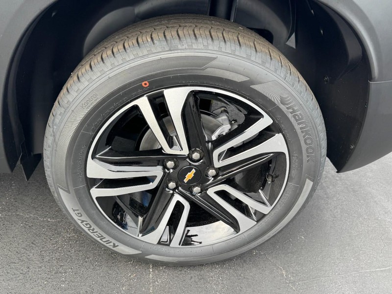 Chevrolet TrailBlazer Vehicle Image 06