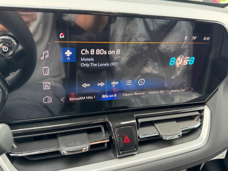 Chevrolet TrailBlazer Vehicle Image 12