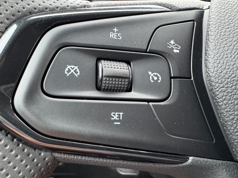Chevrolet TrailBlazer Vehicle Image 09