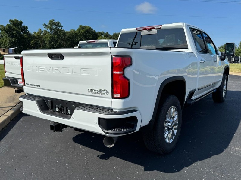 Chevrolet Silverado 2500HD Vehicle Image 04