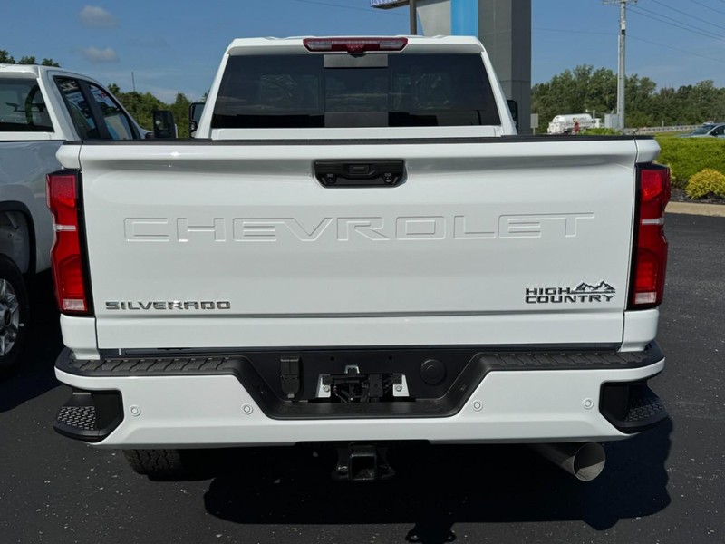 Chevrolet Silverado 2500HD Vehicle Image 05