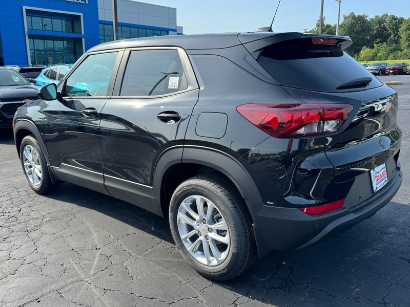 Chevrolet TrailBlazer Vehicle Image 05