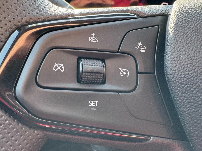 Chevrolet TrailBlazer Vehicle Image 11