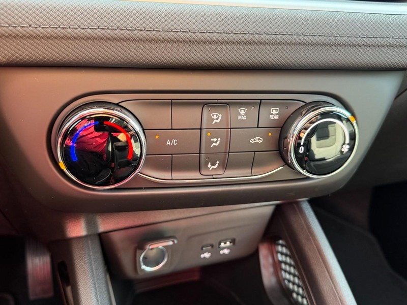 Chevrolet TrailBlazer Vehicle Image 13