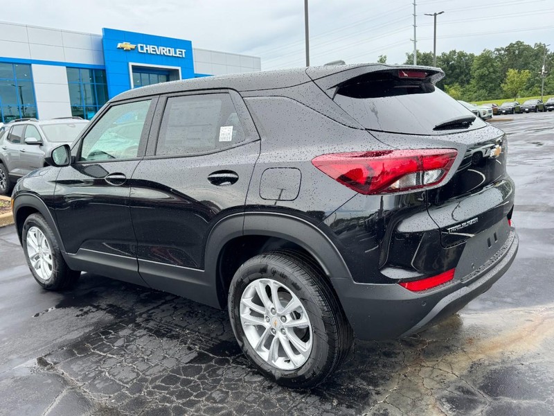 Chevrolet TrailBlazer Vehicle Image 05