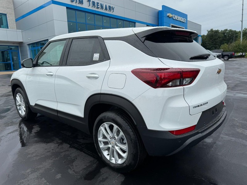Chevrolet TrailBlazer Vehicle Image 05