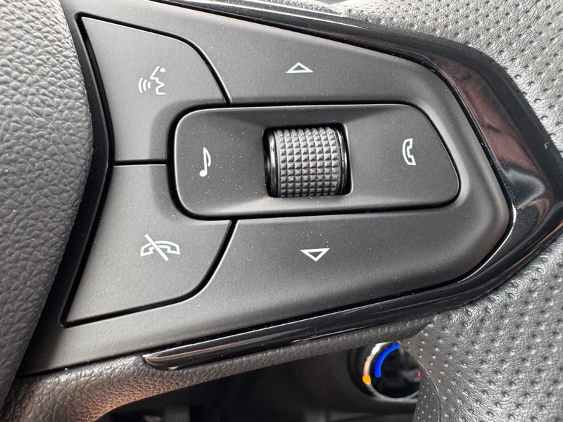 Chevrolet TrailBlazer Vehicle Image 10