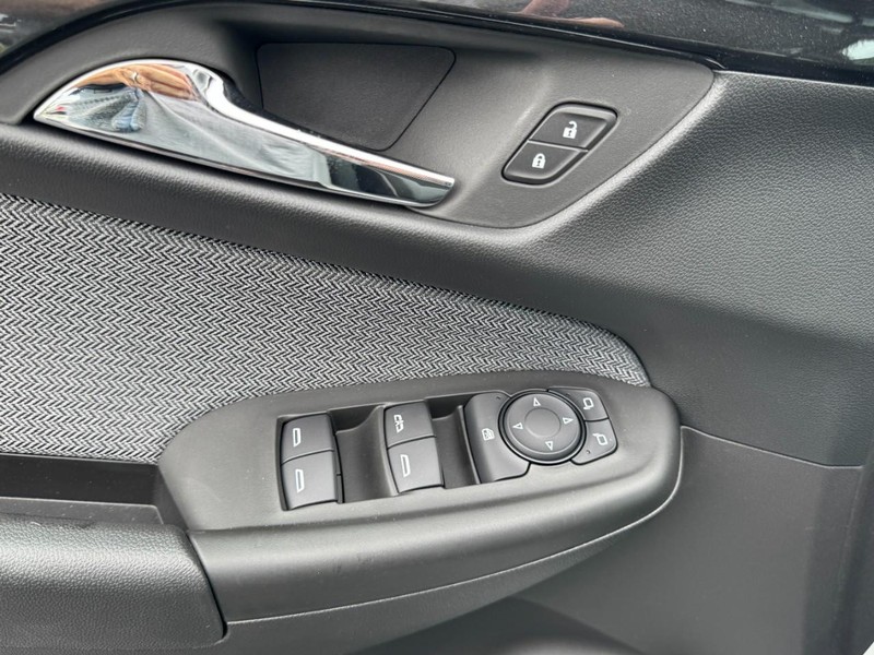 Chevrolet TrailBlazer Vehicle Image 08
