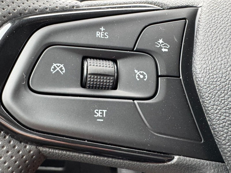 Chevrolet TrailBlazer Vehicle Image 09